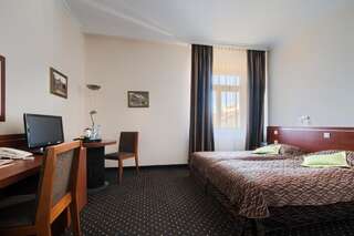 Отель Hotel Sitarska Билгорай Двухместный номер с 1 кроватью или 2 отдельными кроватями-4